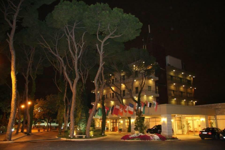 Bzommar Palace Hotel Джуния Екстериор снимка